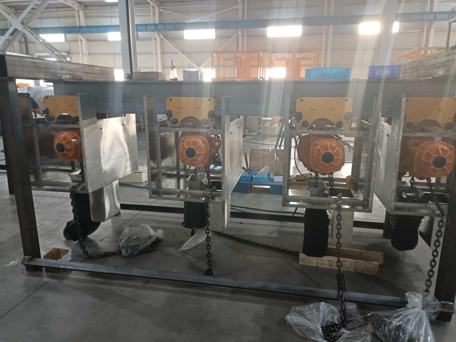 Clean room electric chain hoist