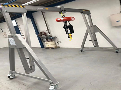 Portable gantry crane