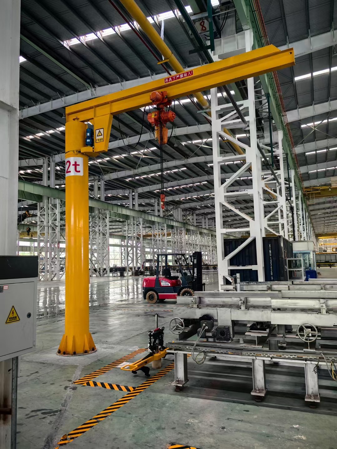 2t freestanding slewing jib crane